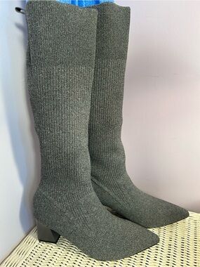 NIB NEWBELLA Gray Stretch Knit Knee High Sock Boots Pointed Toe Block Heel 7.5